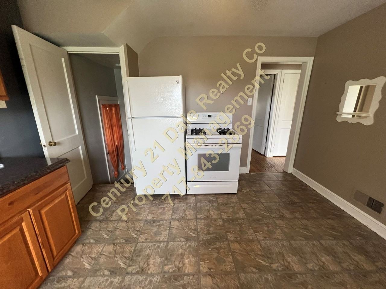495 Locust Grove Rd - Photo 5 of 21