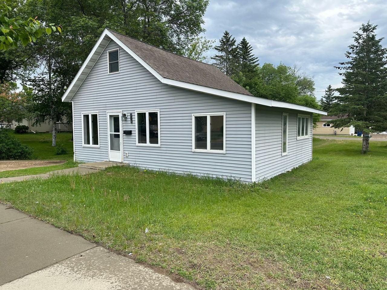 606 Pleasant Ave S - Photo 4 of 4