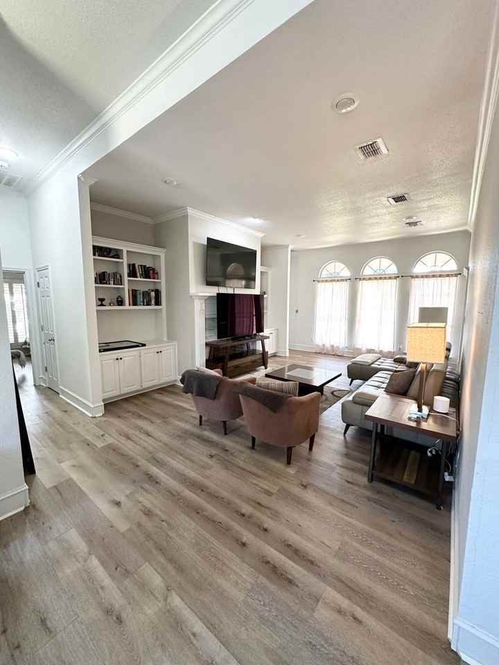 1800 Dukes Dr - Photo 3 of 17