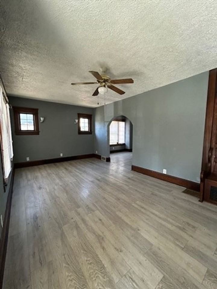 1329 Oxford Ave Nw - Photo 2 of 12