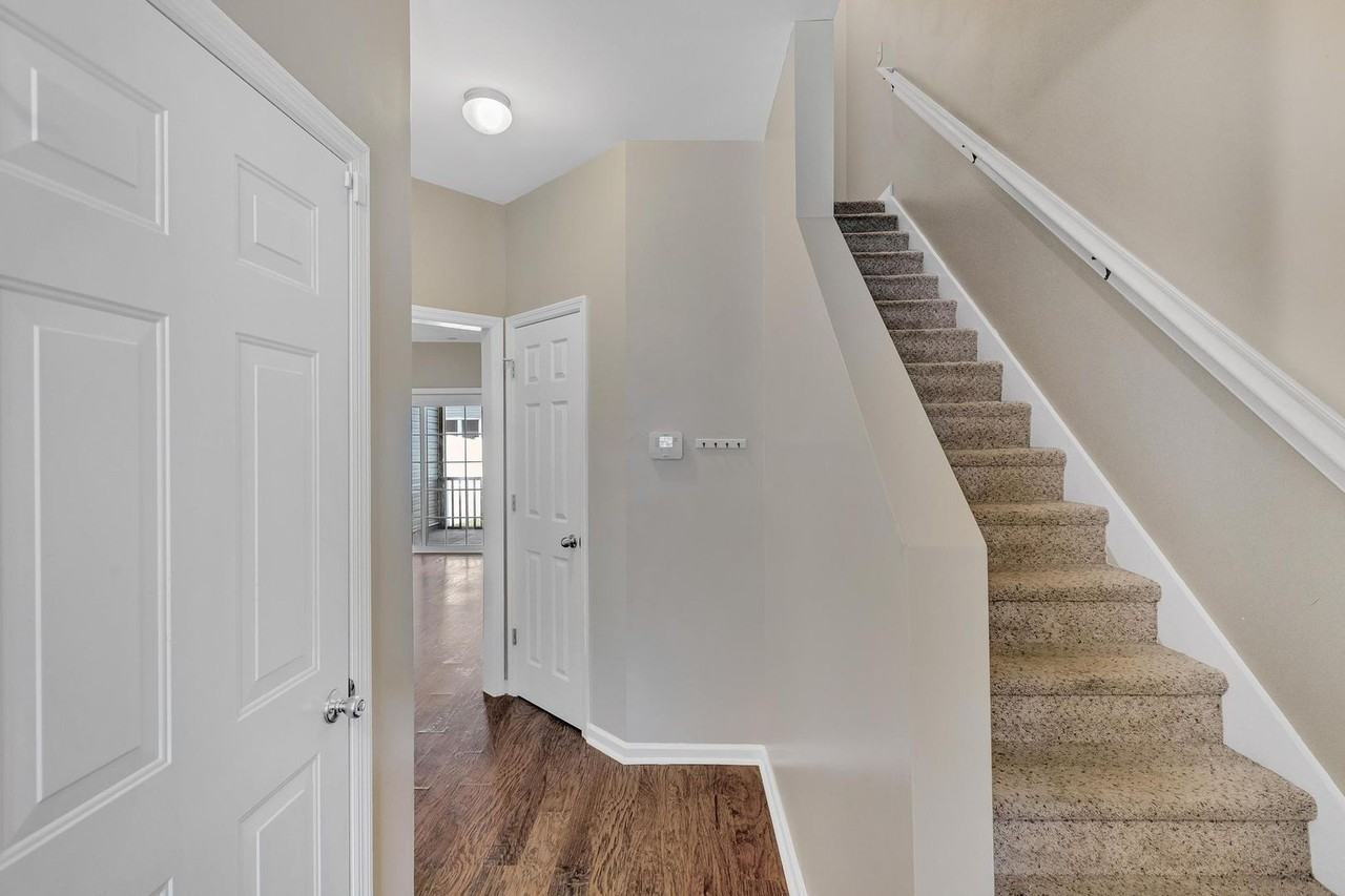 126 Waterstone Ln - Photo 3 of 24