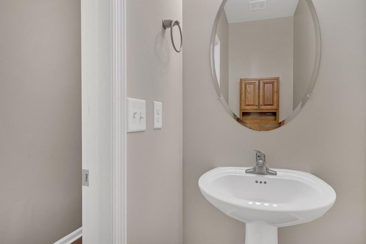 126 Waterstone Ln - Photo 4 of 24