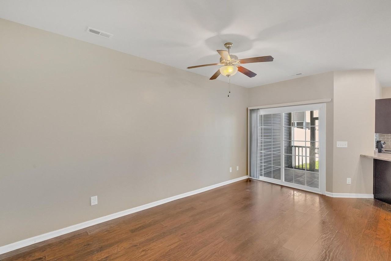 126 Waterstone Ln - Photo 7 of 24