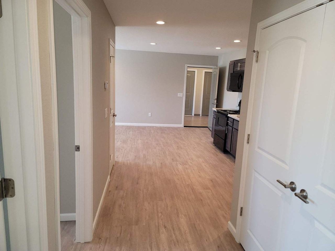 Shelbyville Apartments - Photo 3 of 14