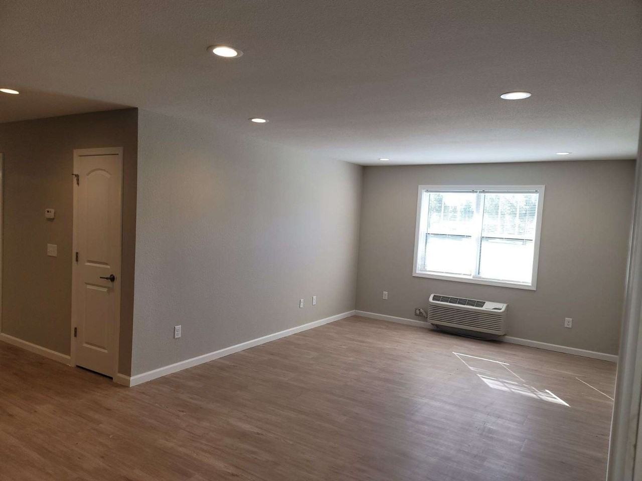 Shelbyville Apartments - Photo 5 of 14