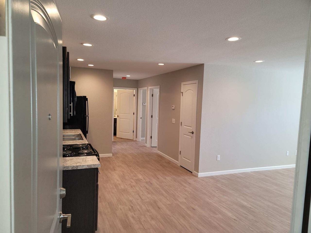 Shelbyville Apartments - Photo 6 of 14