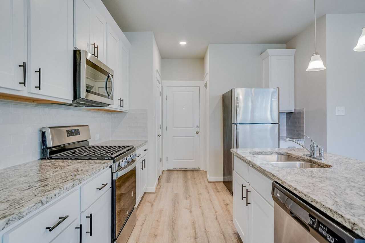 505 Pearly Eye Dr #B - Photo 2 of 21