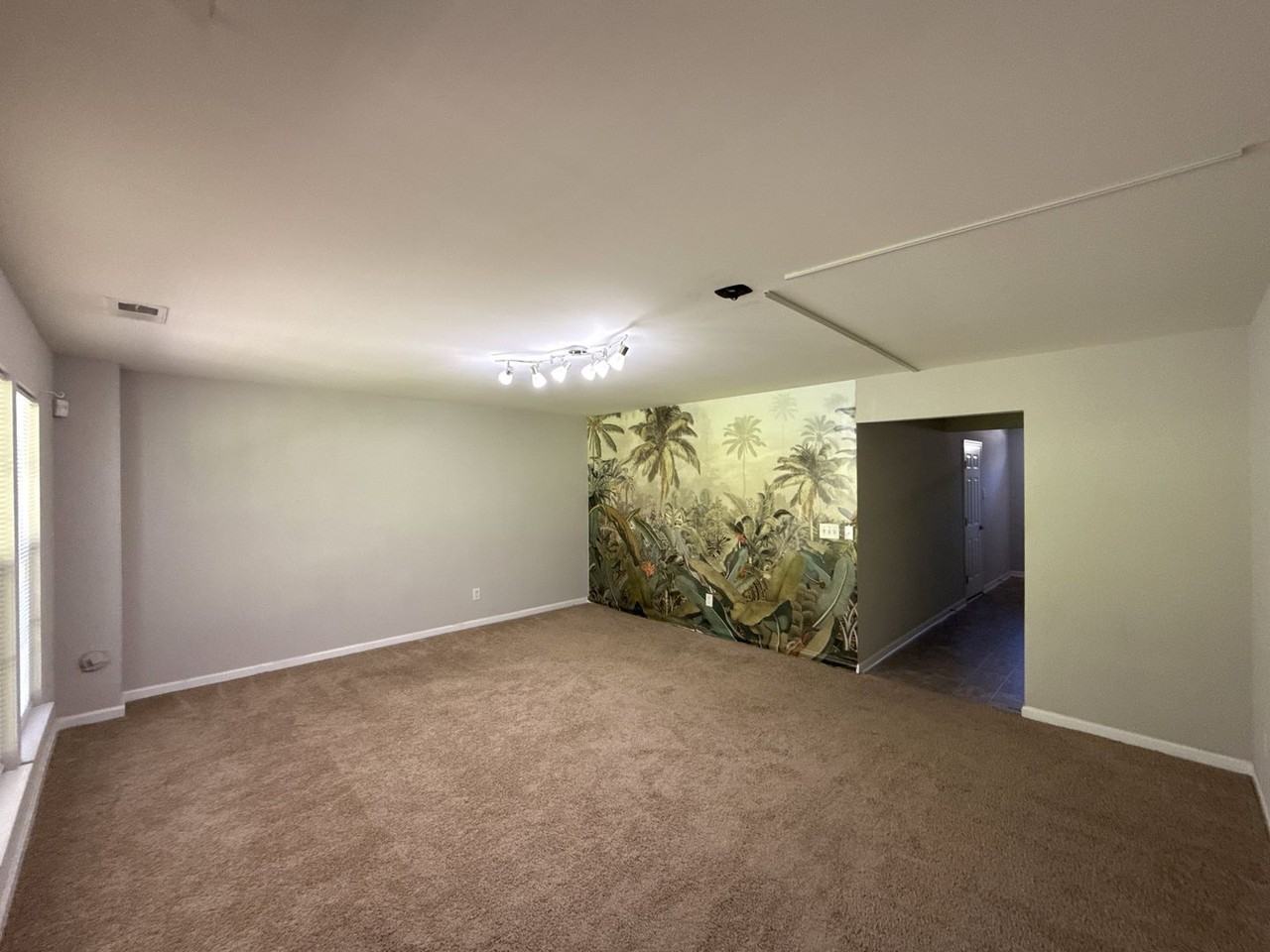 10318 Garrett Grigg Rd - Photo 3 of 18