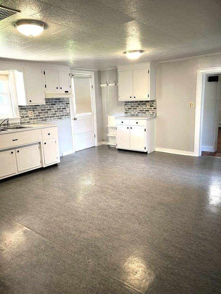 437 Walnut Bottom Rd - Photo 5 of 35