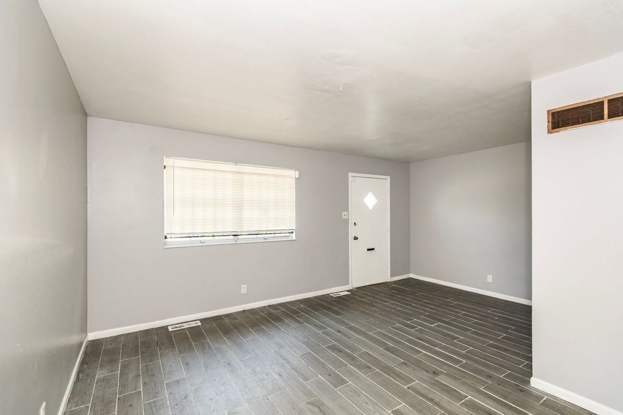 5514 Wren Ave - Photo 2 of 17