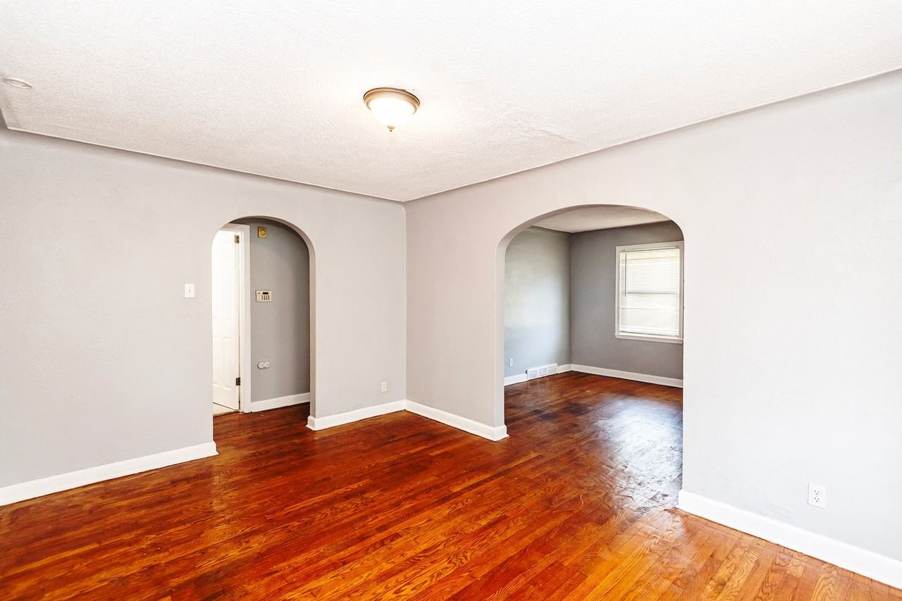 4262 Dardenne Dr - Photo 5 of 16