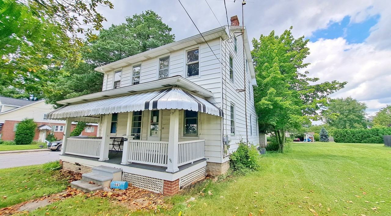 645 W King St - Photo 2 of 28