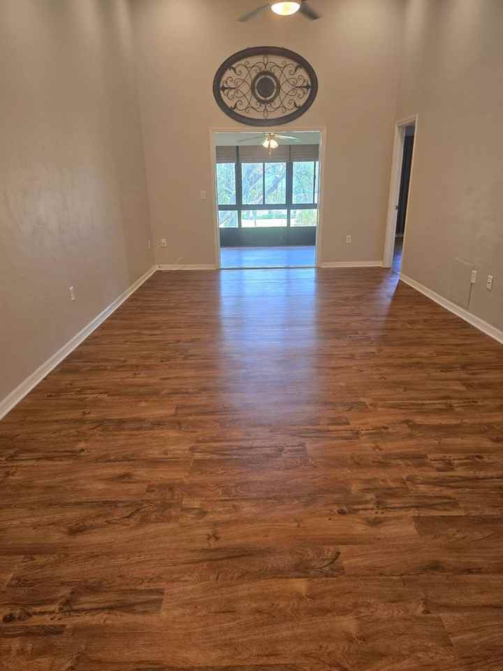 636 E Gilchrist Ct - Photo 2 of 12