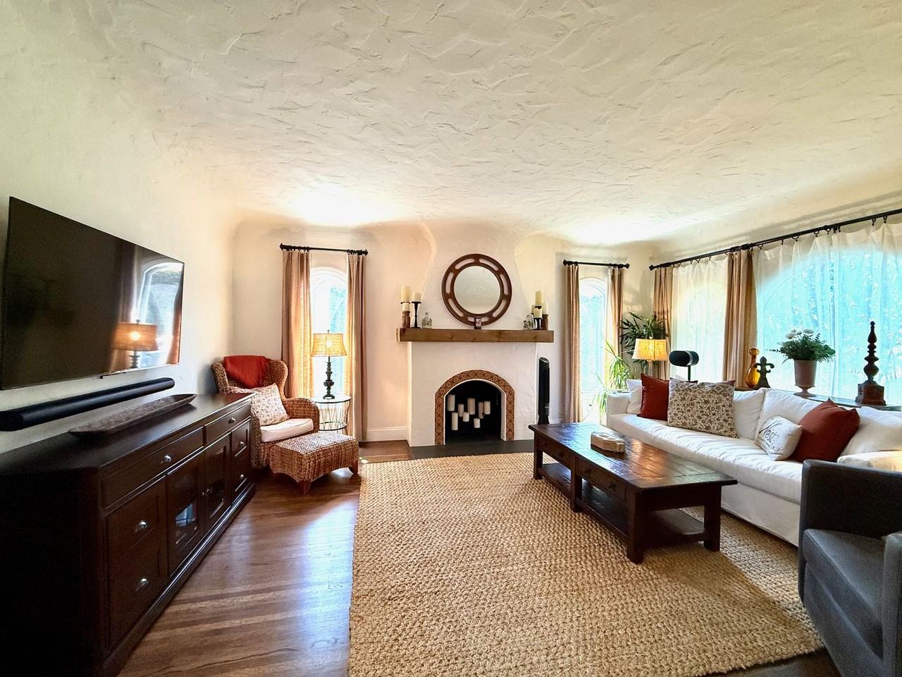 1622 Villa Avenue - Photo 2 of 14