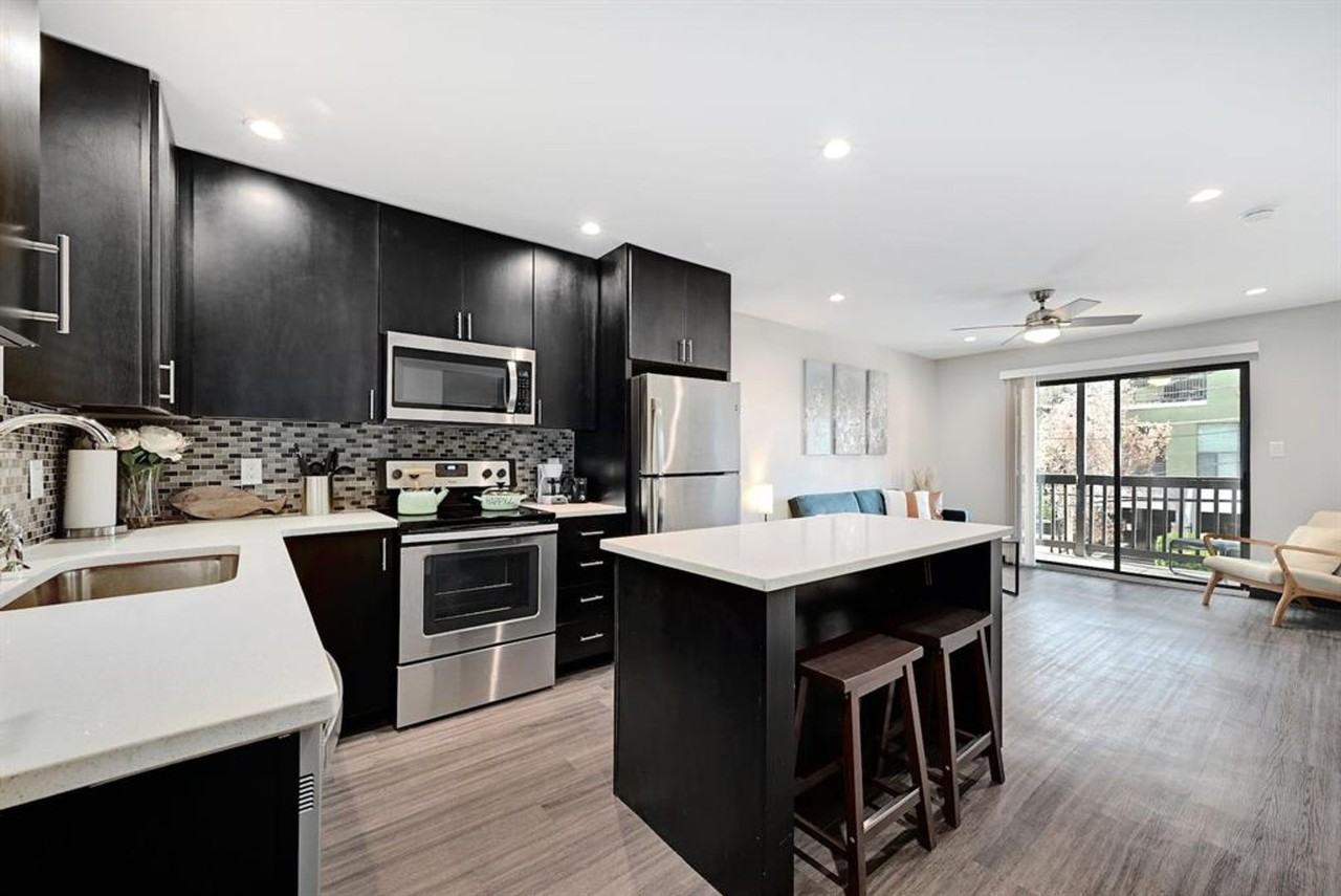 3301 Red River Street - Photo 3 of 27