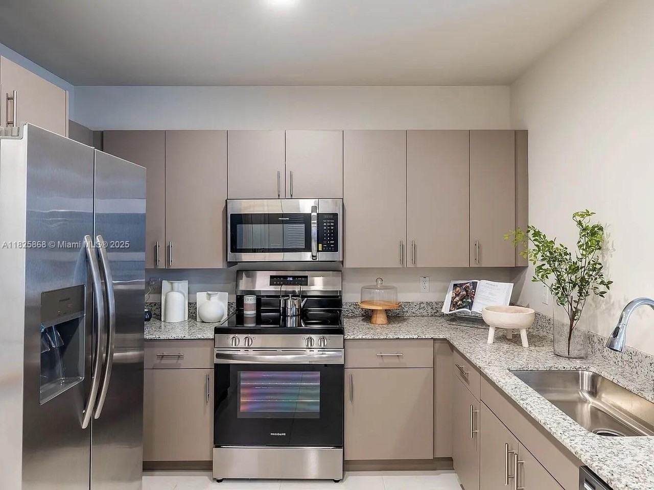 628 Ne 2nd St #102 - Photo 2 of 11