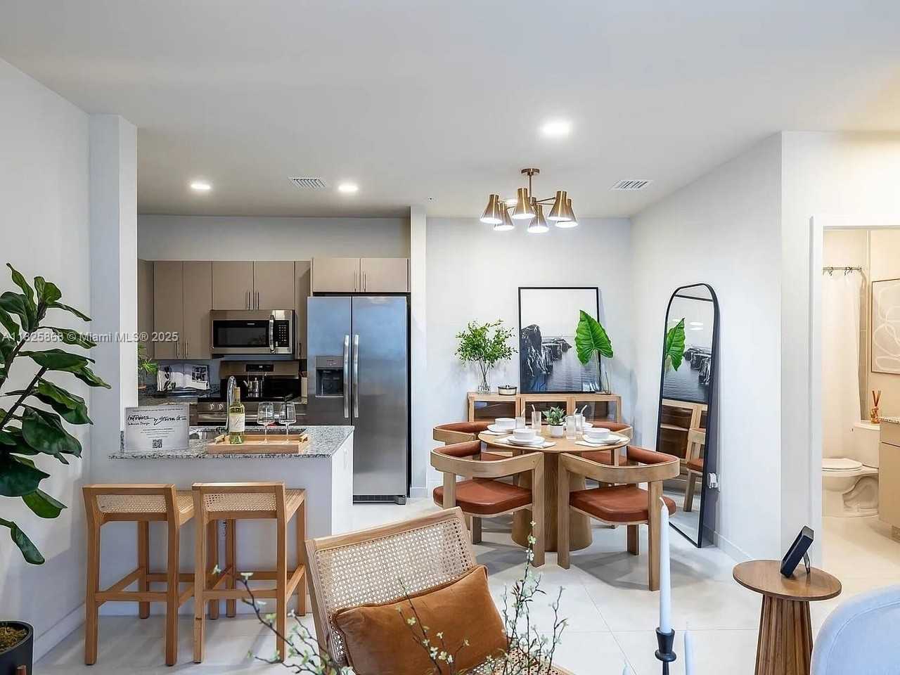 628 Ne 2nd St #102 - Photo 4 of 11