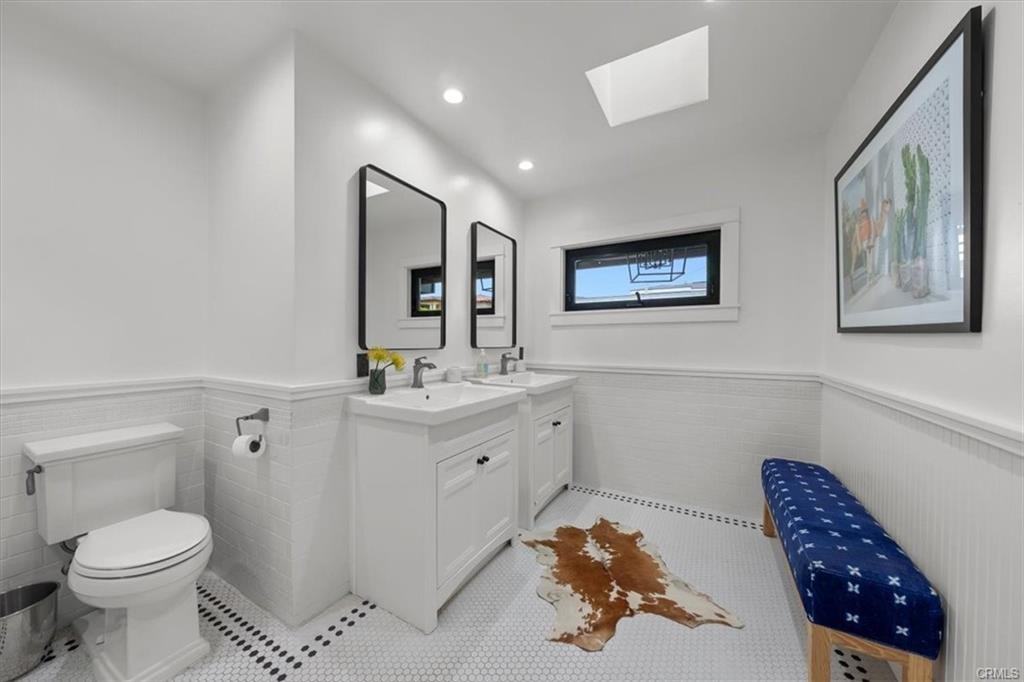 1012 10th St - Photo 3 of 8
