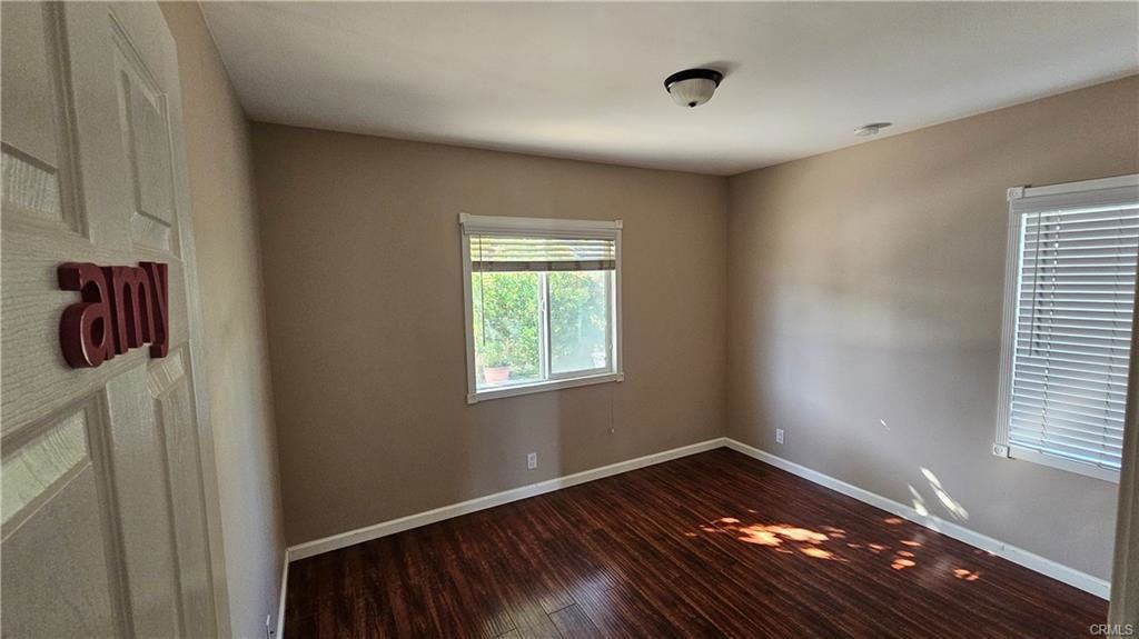 1075 N Huntington St - Photo 2 of 8