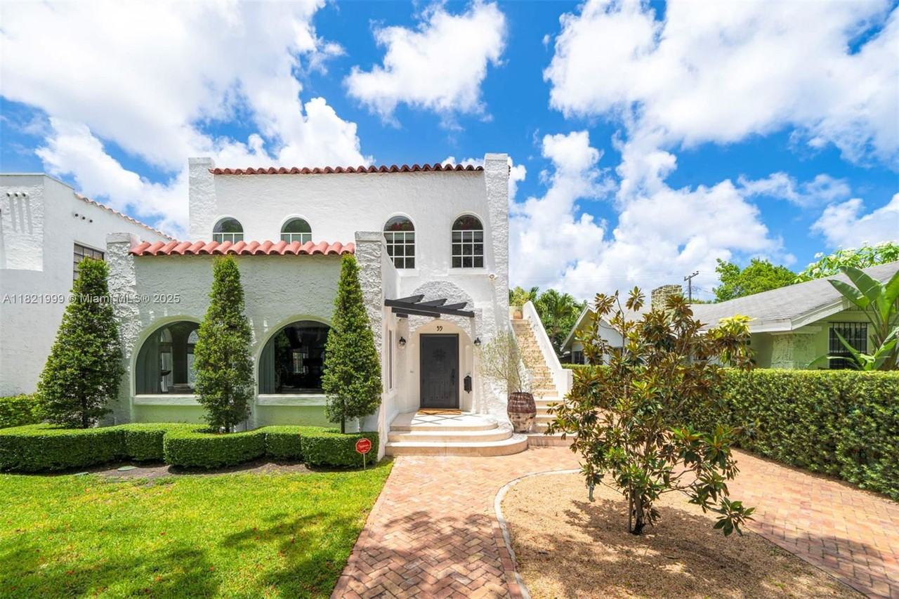 59 Ne 42nd St - Photo 3 of 8