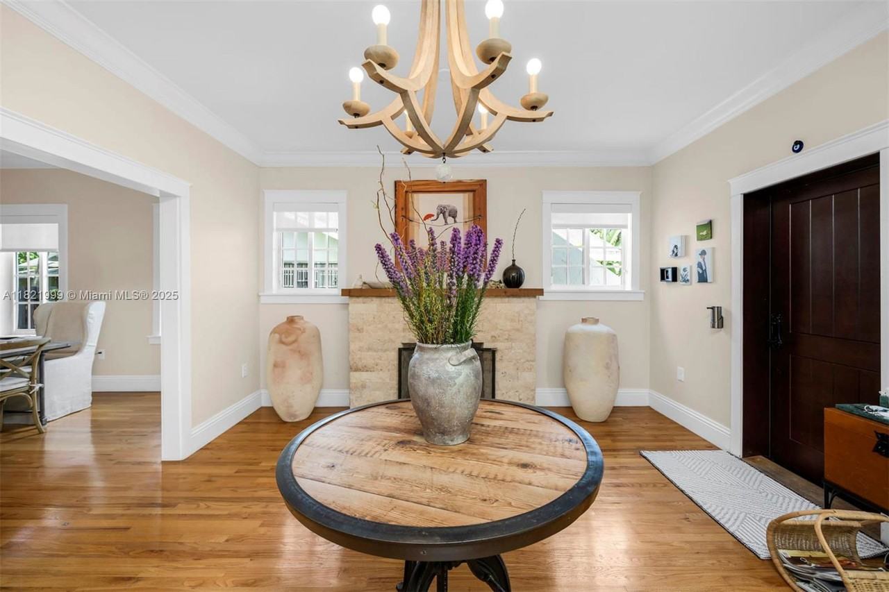 59 Ne 42nd St - Photo 4 of 8