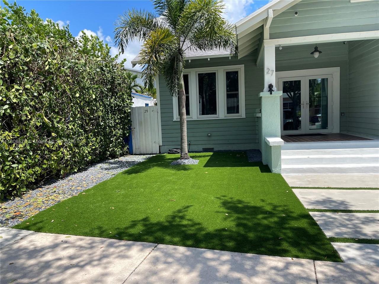 27 Ne 49th St - Photo 2 of 8