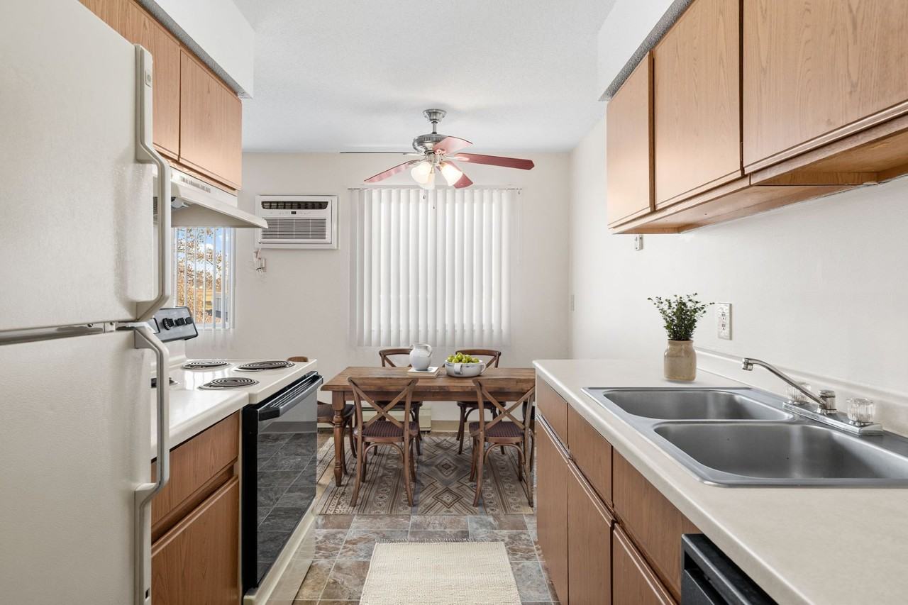 Summit Square - Photo 2 of 35