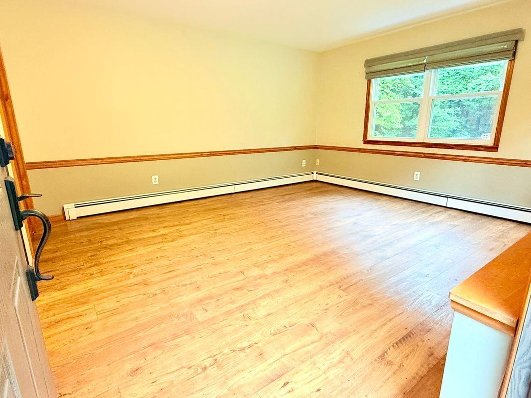23 Van Dam Rd - Photo 2 of 19