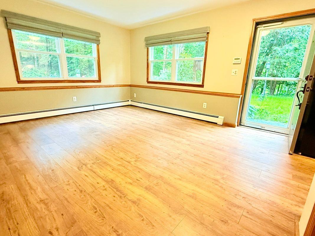 23 Van Dam Rd - Photo 3 of 19