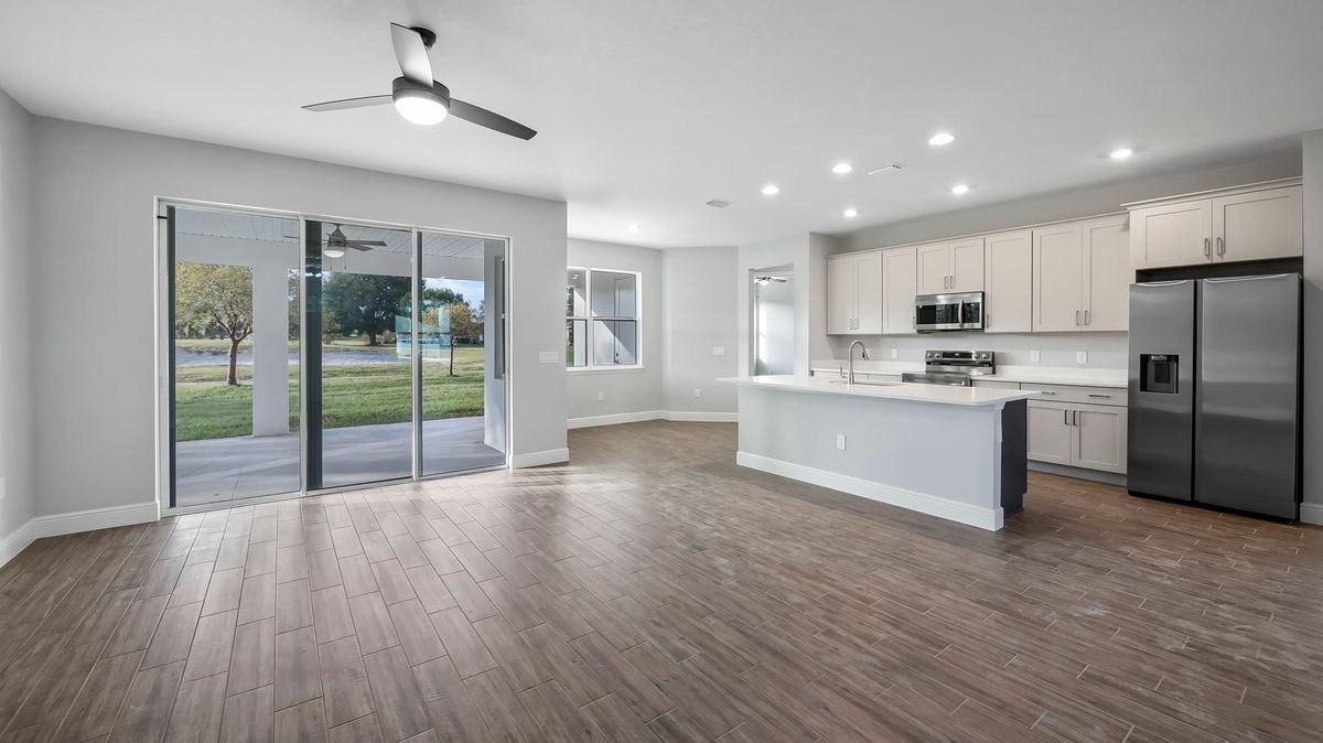 577 Dowling Cir - Photo 3 of 10