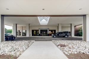 featured image of 475 King Street North