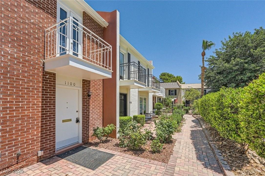 1100 Tam O'shanter Drive