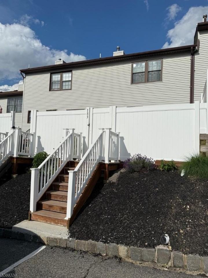 183 Riva Dr - Photo 3 of 24