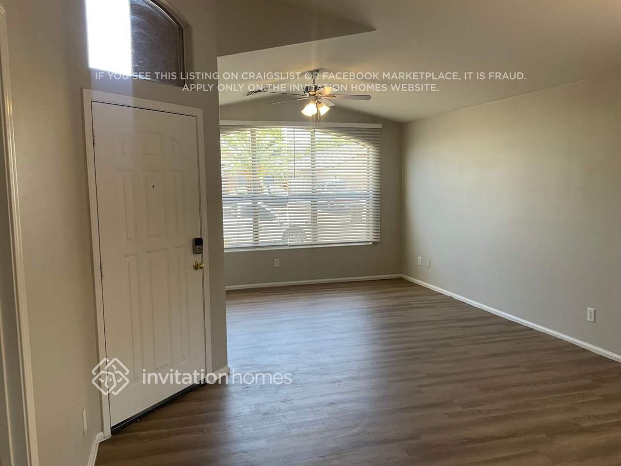 10229 W Daley Ln - Photo 2 of 12