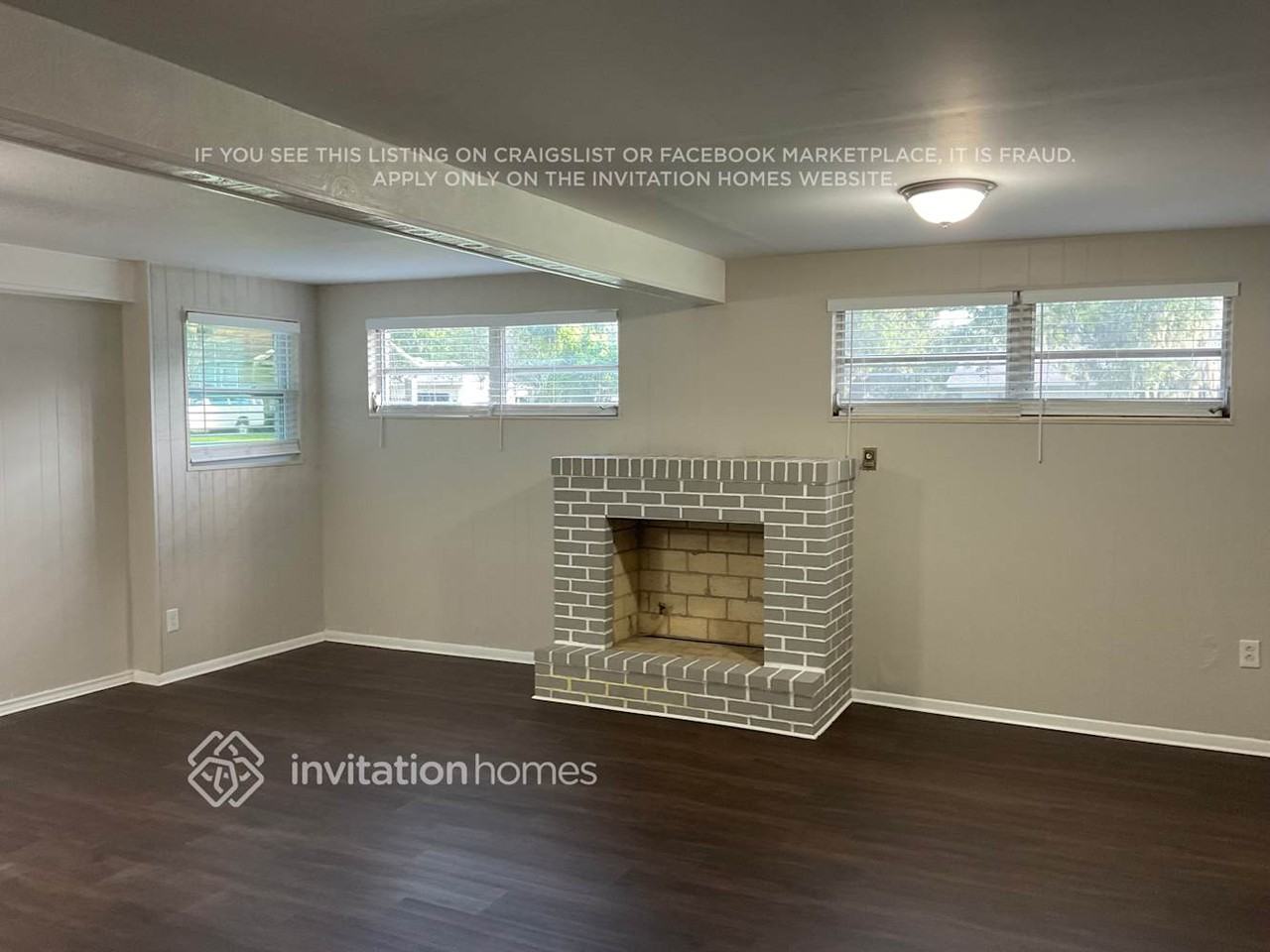 2213 Florence Ave - Photo 3 of 11