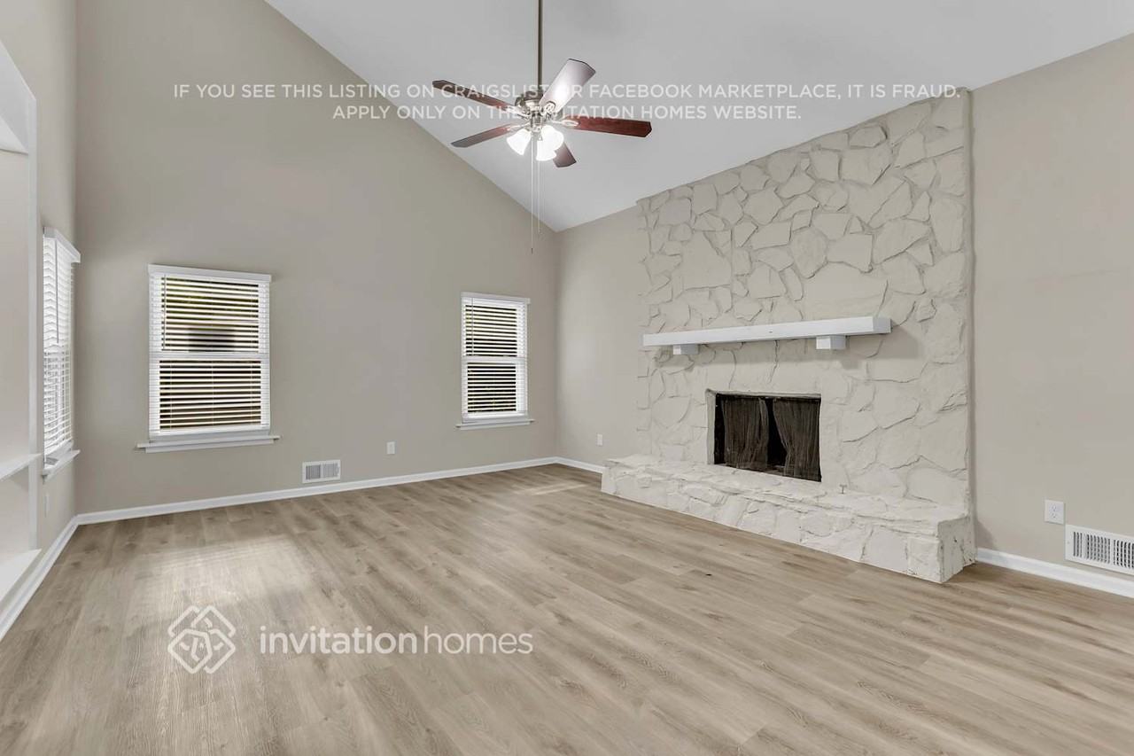 6584 Oakwood Dr - Photo 2 of 15