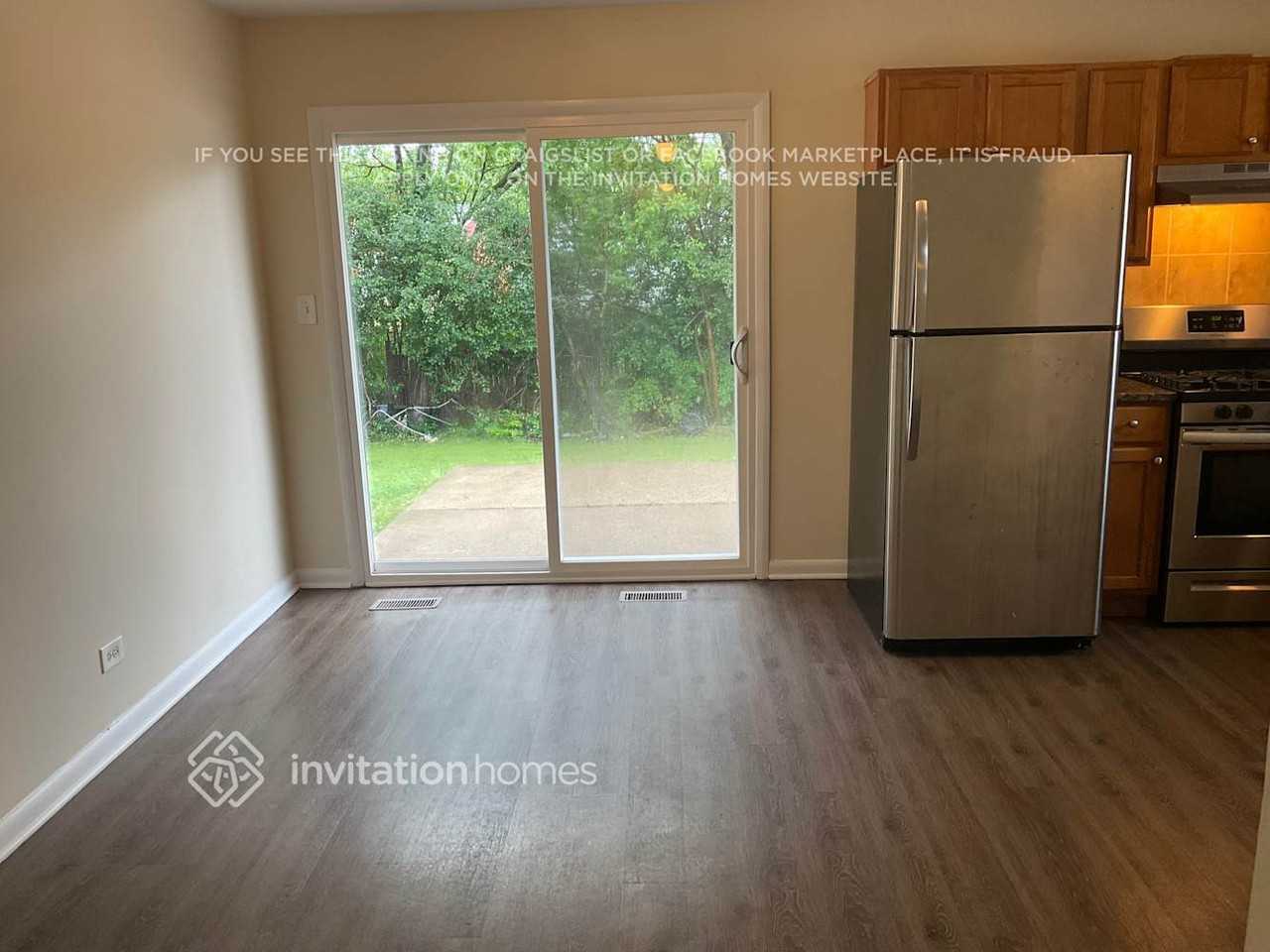 17771 Sarah Ln - Photo 3 of 11