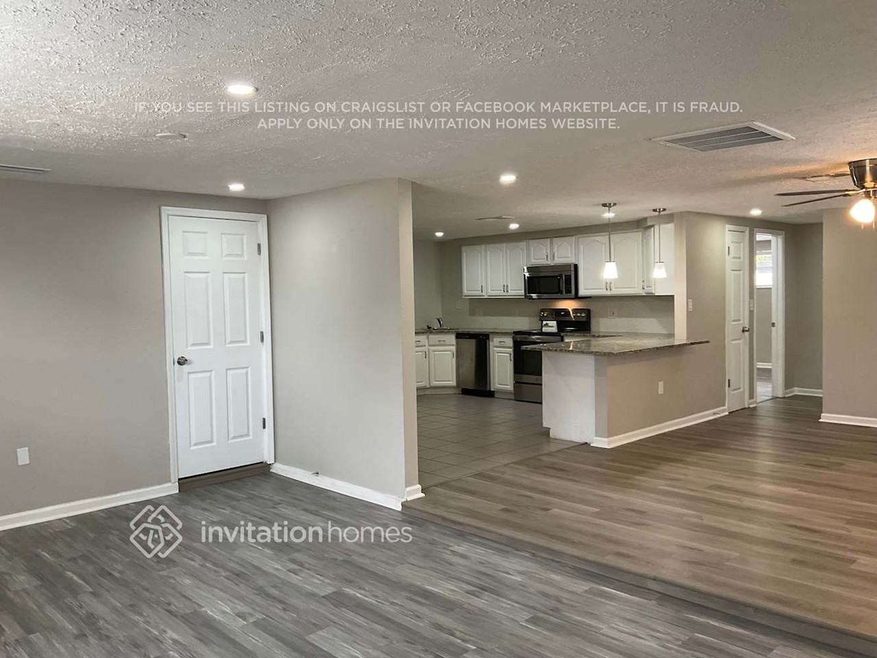 6837 Greenwich Ave - Photo 3 of 11