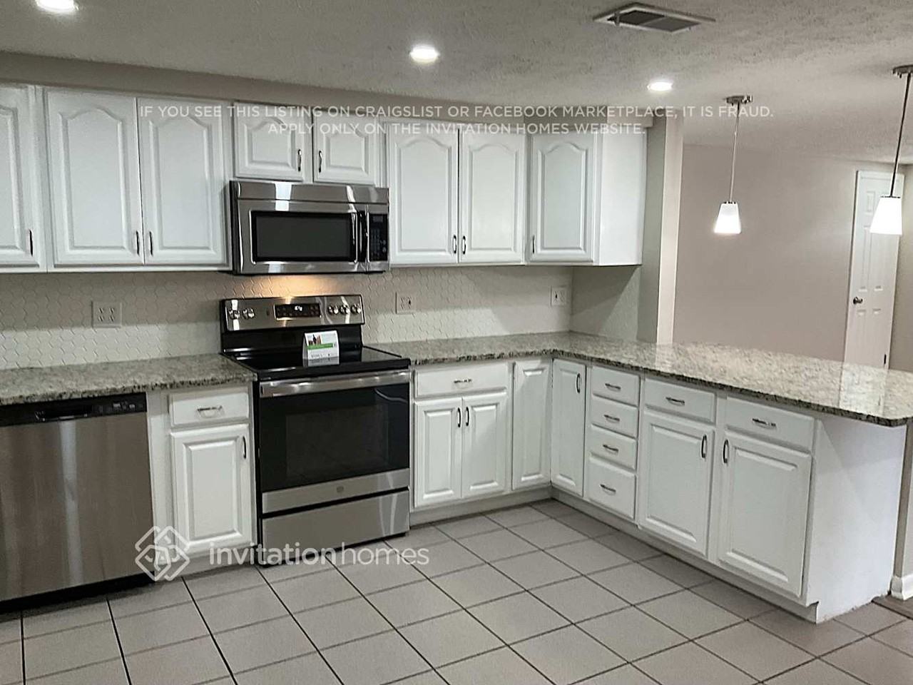 6837 Greenwich Ave - Photo 4 of 11