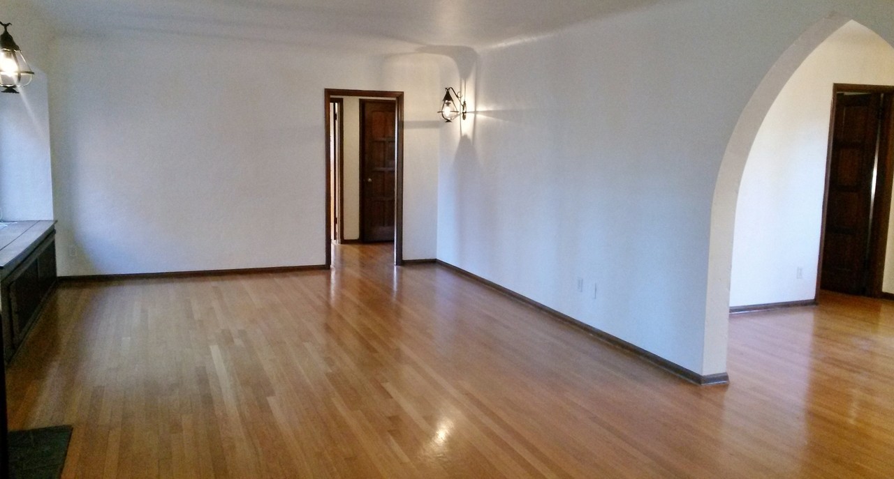 Ten-O-Five Anhalt Apartments - Photo 5 of 17