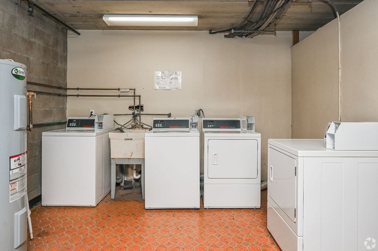 Place Seville Apartments - Photo 3 of 6