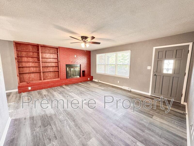 103 N Cogan Ln - Photo 2 of 22