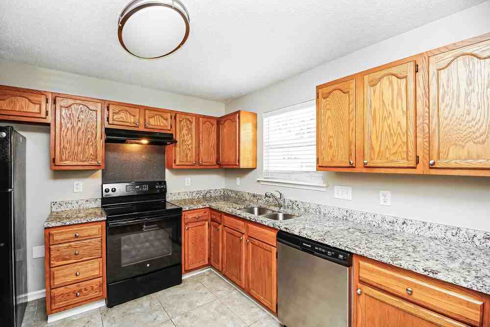 1016 Harrill St - Photo 7 of 16