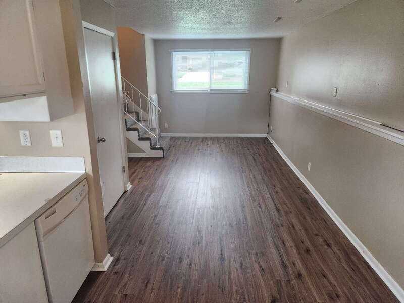 1010 Linden Dr - Photo 5 of 15