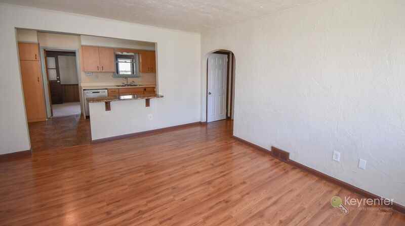 3528 Carnarvon Ave - Photo 2 of 19