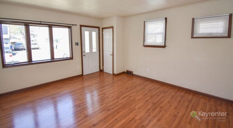 3528 Carnarvon Ave - Photo 3 of 19