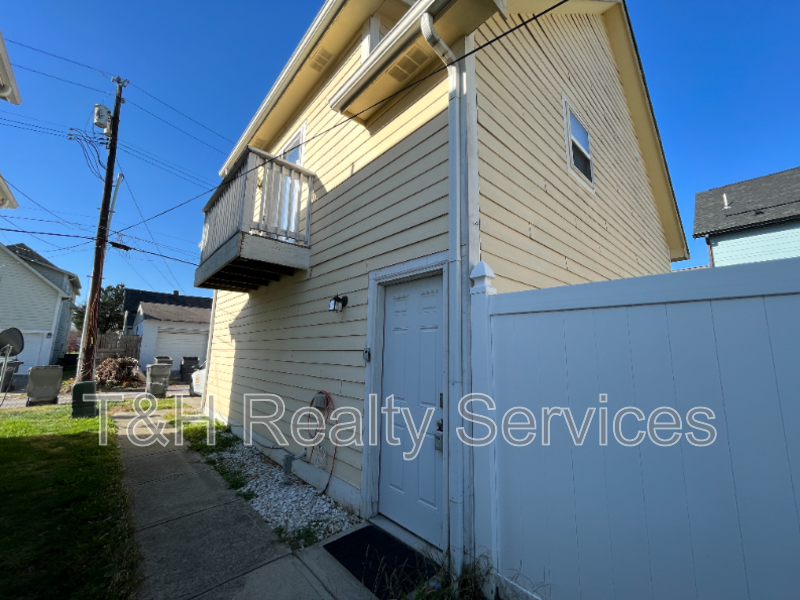 2030 N College Ave - Photo 3 of 13