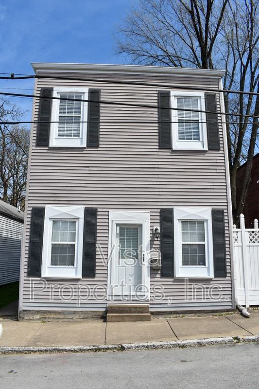 745 Vine St - Photo 2 of 28