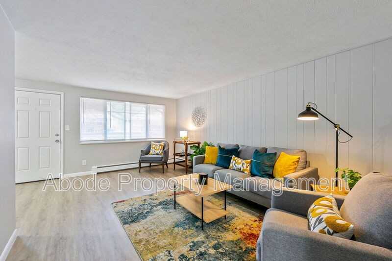464 W 10th St - Photo 2 of 12