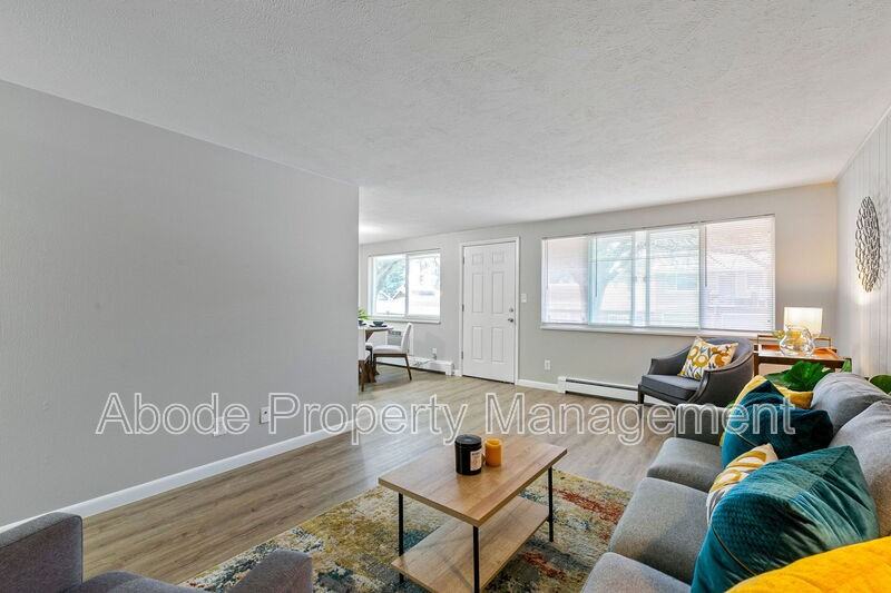 464 W 10th St - Photo 5 of 12